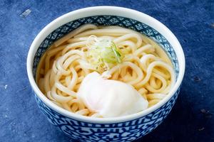 博多 温玉かけうどん