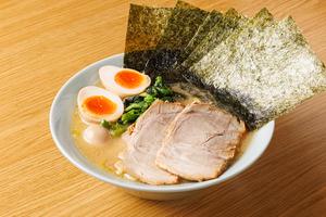 スペシャルラーメン(醤油)