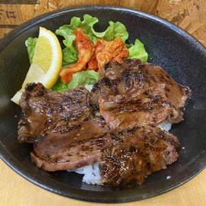 和牛ロース丼