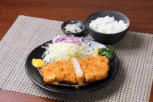 とんかつ弁当(並)国産桃豚