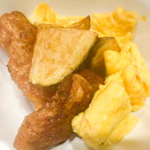 手作り唐揚げ2個手作り卵焼き皮付きポテト