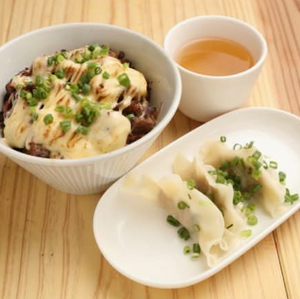 チャーシュー丼(大)餃子セット