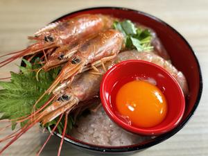 生海老ユッケ丼