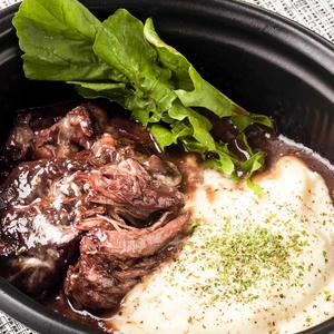 牛肉の赤ワイン煮込み