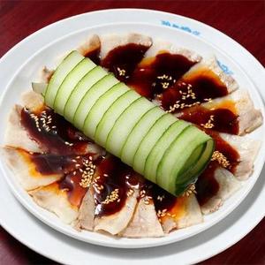 豚肉の薄切り辛味ニンニクソースかけ