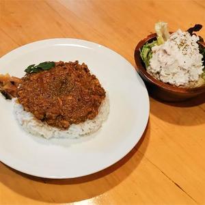 粗挽き坦々キーマカレー弁当《おからとポテトのサラダ付き》