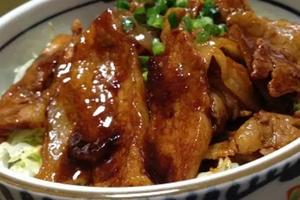 黒豚トントロかば焼き丼定食