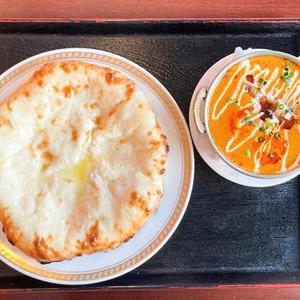 マトン カレー, チーズナン セット Mutton Curry cheese naan set.