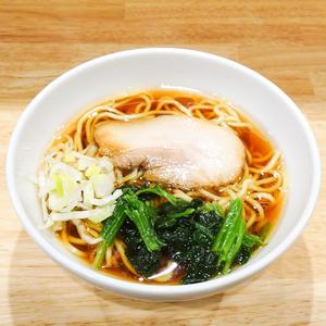 中華そば(薬味葱、ほうれん草、豚叉焼1枚)