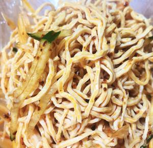 干し豆腐と長ネギの辛味冷菜