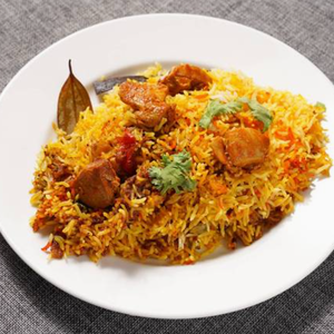 【ライタ(ヨーグルトサラダ付き)】スペシャルインディアンビリヤニチキン Special Indian Biriyani Chicken with Raita