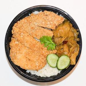 【満腹】台湾ジーパイ丼  アッサムミルクティー(Mサイズ・タピオカ付き)セット
