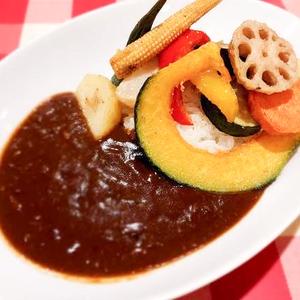 揚げ野菜たっぷりUMEYA特製ビーフカレー Fried vegetables and beef curry