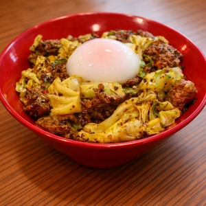 【オンライン限定|サイズ変更可】スタミナ鉄板丼(温玉付)