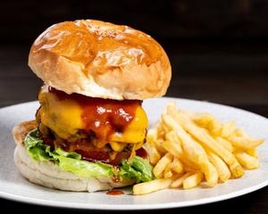【当店人気No.2】ダブルチーズバーガー DDOUBLE CHEESEBURGER