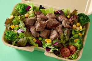 赤身カットステーキのパワーサラダ Lean Cut Steak Salad
