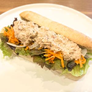 【期間限定】モッツァレラとアンチョビツナのサンドイッチ