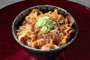 ぶたやき肉丼