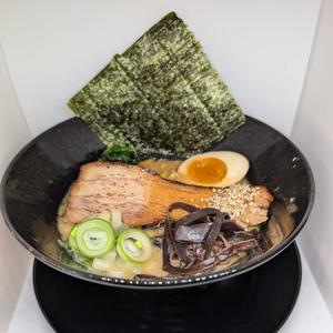 【サービス】【人気№1】濃厚豚骨醤油ラーメン