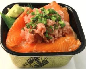 丼丸人気No.3 サーモンねぎとろ丼