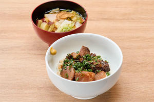牛すじ大根の丼