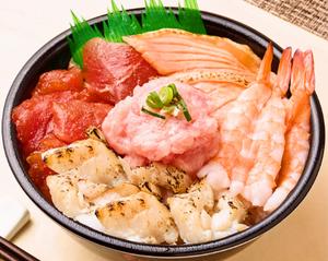 魚丼 炙り銀だら極上盛り丼(147)