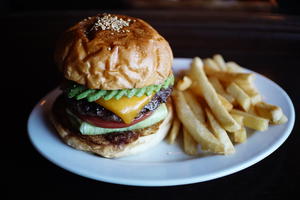 アボカドチーズバーガー Avocado Cheese Burger