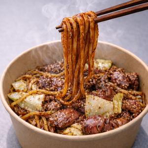 豚バラと鶏レバーの味噌焼きうどん