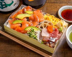 【北欧サーモン＆フレッシュアボカド+】海鮮バラちらし