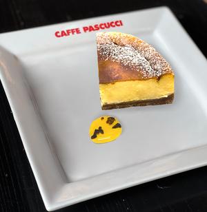 チーズケーキ トリュフはちみつ添え Cheesecake With Truffle Honey