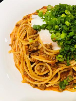 トラットリア クアルト 辛い!旨い!四川風ミートソーススパゲティ 温玉添え