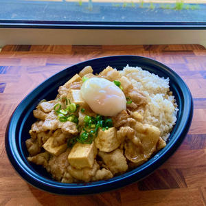 温玉豚丼