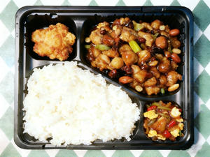 四川風鶏肉弁当