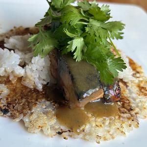 元祖焼きおにぎらず鯖グリーンカレーソース