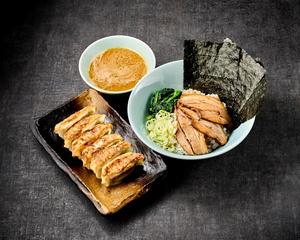 チャーシュー丼・醤油豚骨スープ・餃子セット(チャーシュー丼・醤油豚骨スープ・餃子6個)