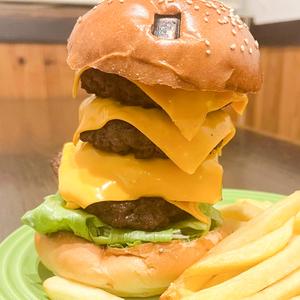 和牛ダブルダブルチーズバーガー