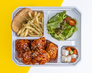 ヤンニョムチキン＆ハニーバターポテト弁当  Yangnyeom Chicken ＆ Honey Butter Fries Bento Box