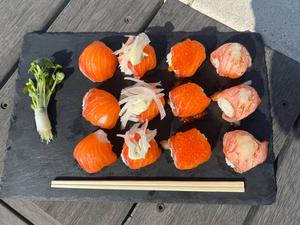 サーモンずくしの手毬寿司