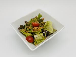 グリーンサラダ (ゴマ醤油ドレッシング付き)