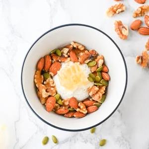 ハチミツナッツグリークヨーグルト/Honey nut Greek Yogurt