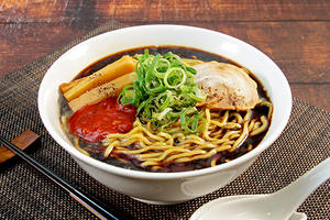 旨辛富山ブラックラーメン