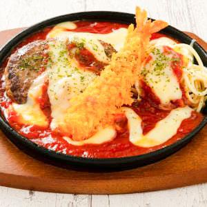 トマトソース煮込みハンバーグ＆エビフライ