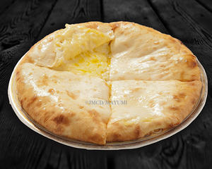 チーズナン Cheese Naan