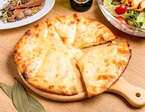 チーズナン Cheese Nan
