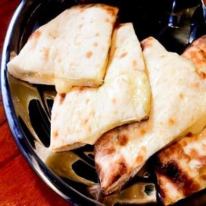 チーズナン CHEESE NAAN