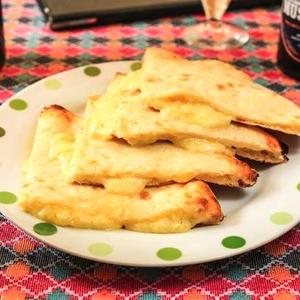 チーズナン Cheese Naan