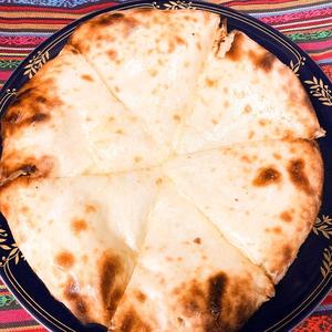 チーズナン(Cheese nan)