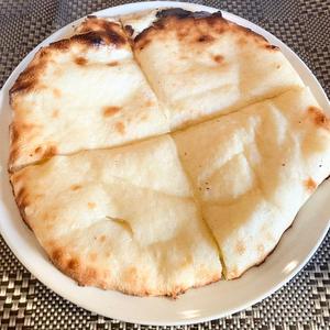 チーズナン Cheese Naan