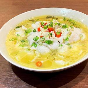 白身魚のピリ辛高菜煮込み(酸菜片)