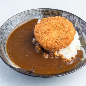 特製！！メンチカツカレー